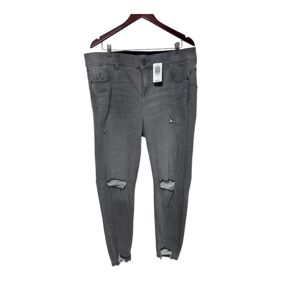NWT Torrid Bombshell Skinny Super Soft High-Rise Destructed Jean - Picture 4 of 6